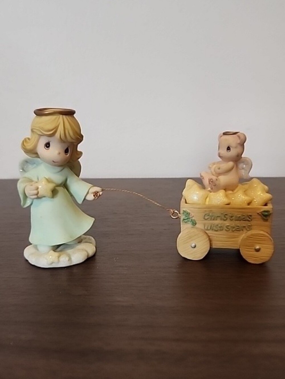 Precious Moments "Angel Pulling Wagon Covered Box" Figurine (2000 Retired)